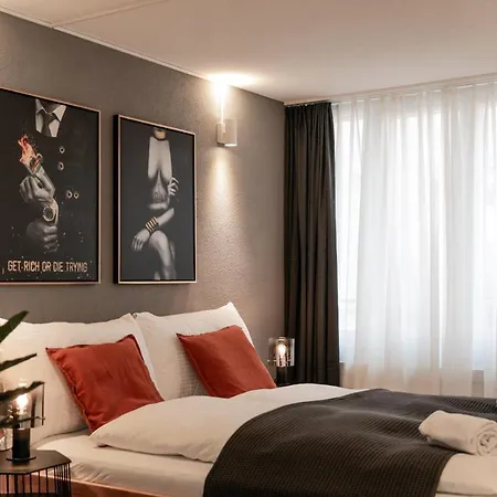 Spirit - #2 - Zentral - Parkplatz